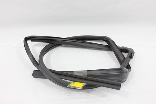 Canaleta Vidro Porta Diant Le Hilux Sw4 16/20 Us (595)