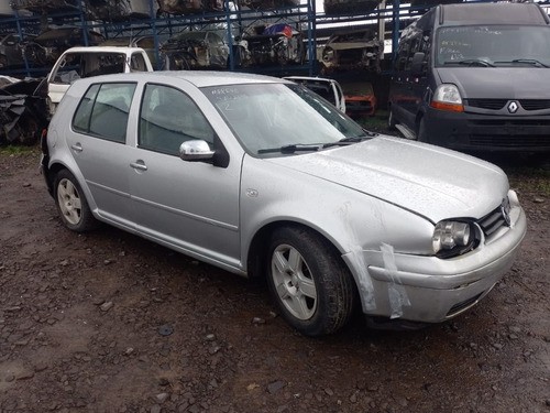 Sucata Volkswagen Golf 1.6 2001/2002 Gasolina