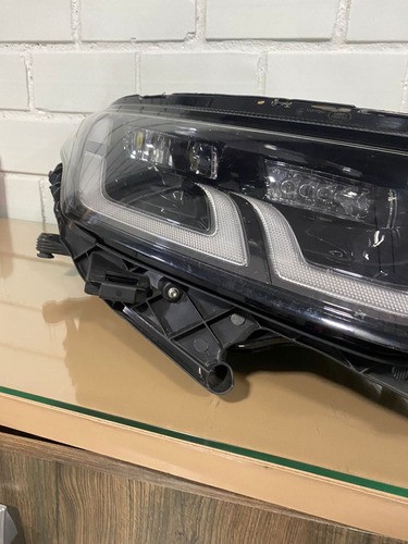 Farol Direito Land Rover Discovery Sport 2021 Sem Reator