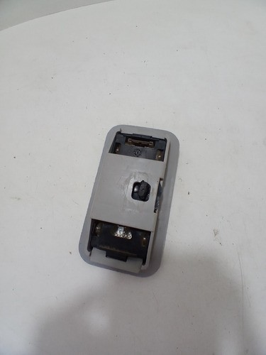 Luz De Teto Cortesia Original Fiat Uno 0844101 (v)