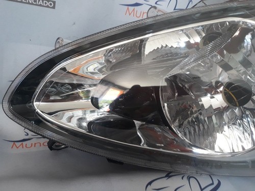 Farol Direito Punto Cromado 2013 A 2016 1842