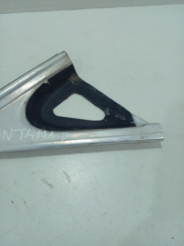 Moldura Retrovisor Direito Santana/quantum 84/89 (vj)