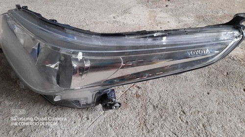 Farol Dianteiro Toyota Yaris Simples 17/18 Le Usado