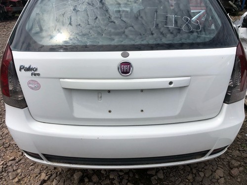 Tampa Porta Malas Fiat Palio 2015