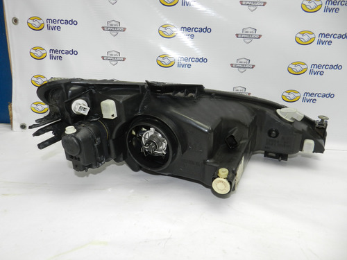 Farol Dianteiro Esquerdo Peugeot 206 99/10 C Detalhe