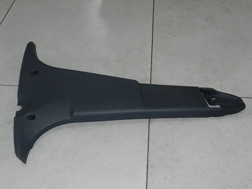 Acabamento Coluna Inferior Direita Renault Sandero 08 A 2014