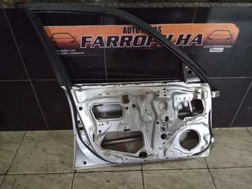 Porta Traseira L.e Toyota Corolla 97/02 (c/ Detalhes)