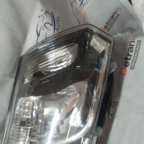 Farol Direito Máscara Negra Sandero Logan 2014/2018 6989