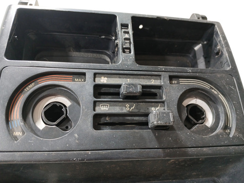 Moldura Central Uno 1991 C/ Detalhes Adl 410 (ap)