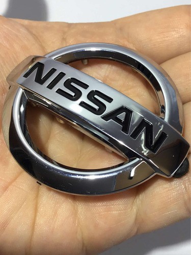 Emblema Pequeno Nissan March Versa 1384*