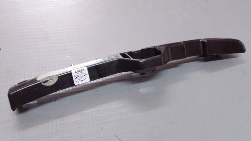 Guia Parachoque Dianteiro Direito Toyota Hilux 05/15  23902