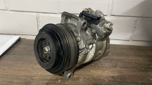 Compressor De Ar Mercedes C180 / C200 2019