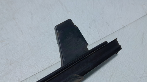 Guia Do Vidro Porta Traseira Esquerda Hilux Sr5 1995/2004