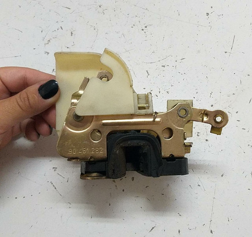 Fechadura Dianteira Direita Gm Corsa 1994 A 2006 90451282