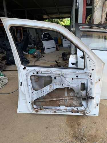 Porta Dianteira Esquerda Volkswagen Gol 99/2000 C/detalhe