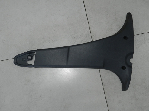 Acabamento Coluna Inferior Esquerda Renault Sandero 08 A 14