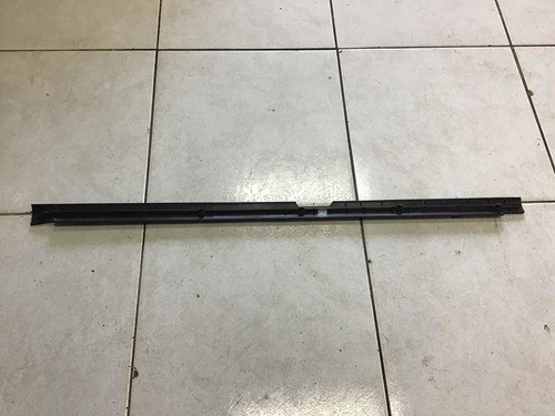 Moldura Soleira Esquerda Fiat Uno Mille 2p 04/13 21582*