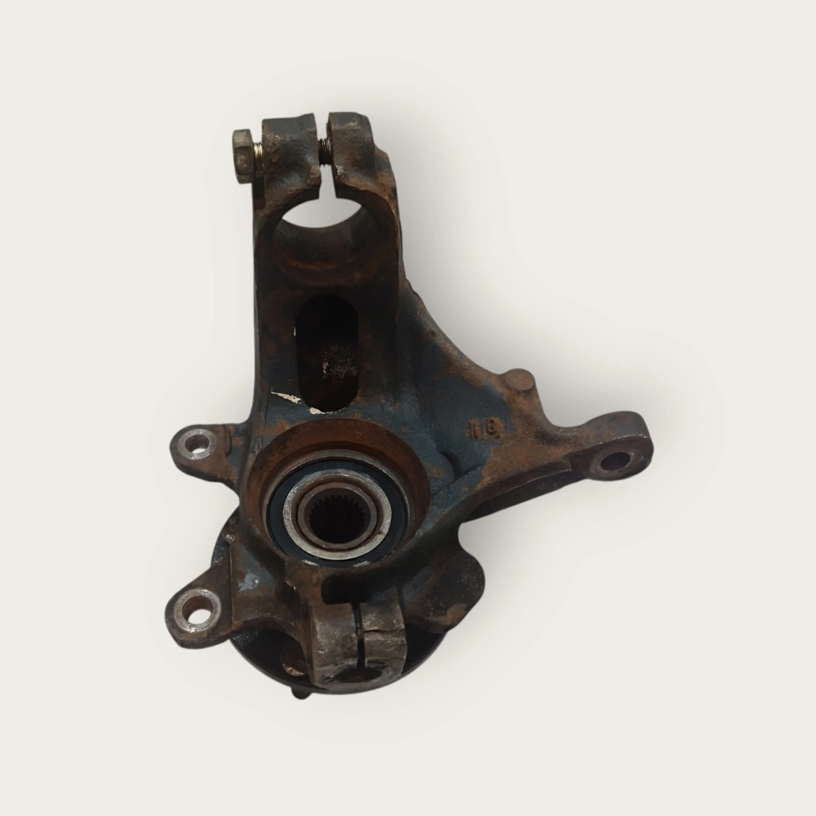 Montante cubo  Escort Zetec 98 2004 lado direito