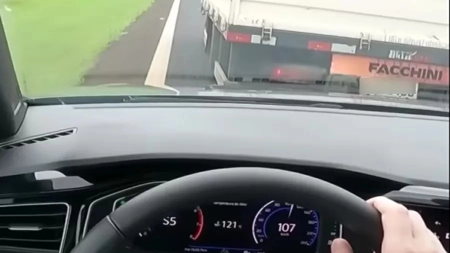 Tranca-esquerda: existe lei sobre motorista que nega passagem em via rápida?