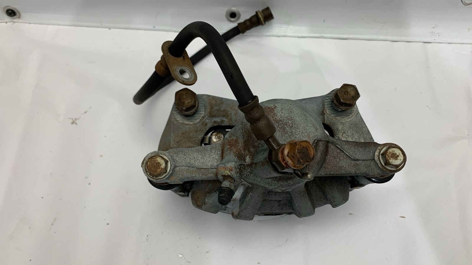 PINÇA FREIO DIANTEIRA DIREITA SEM ABS TOYOTA COROLLA XEI 1.8 16V 1998 A 2002