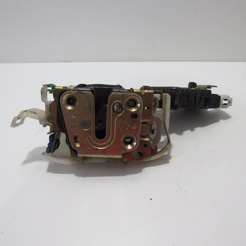 Fechadura Dianteira Esquerda Subaru Legacy Outback 2000 A 03