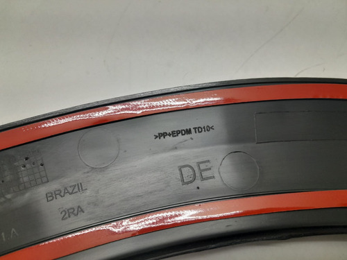 Moldura Para-lama Dianteiro Esquerdo Vw Saveiro G5 G6 08/16