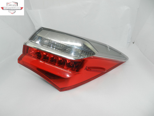 Lanterna Tampa Direita Toyota Corolla 18/19 Com Detalhe