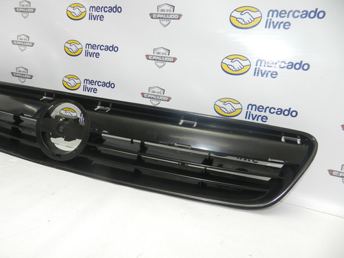 Grade Radiador Dianteira Gm Corsa Montana 03/12 93356285
