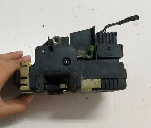 Fechadura Dianteira Direita Gm Vectra 1997 A 2005 90507060