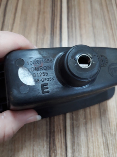 Moldura Botão Vidro Elétrico Esquerdo Punto Uno - 16731*