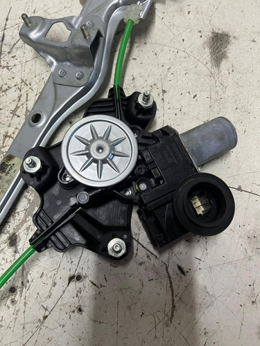 Máquina De Vidro Traseira Esquerda Corolla 2024 6984002730