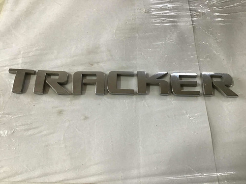 Emblema Original Tampa Traseira  Escrita Tracker 2021. 21704