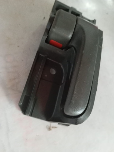 Maçaneta Interna Tras Direita A - Toyota Hilux 2005/.. 26105