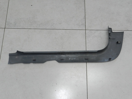 Acabamento Soleira Dianteira Direita Renault Clio 01 A 2004