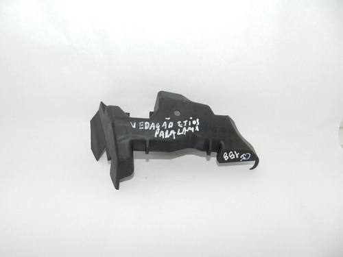 Vedação Esquerda Para-lama Toyota Etios 18/23 53826