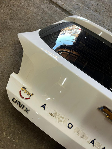 Tampa Traseira Onix Hatch Porta Malas 2020 2021 2022 2023