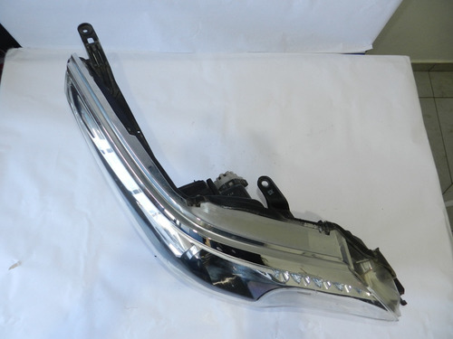 Farol Direito Com Led Toyota Hilux Sw4 2016 A 2020 Detalhe