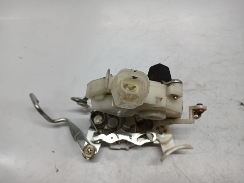 Fechadura Porta Dianteira Direita Toyota Etios 2013 A 2021