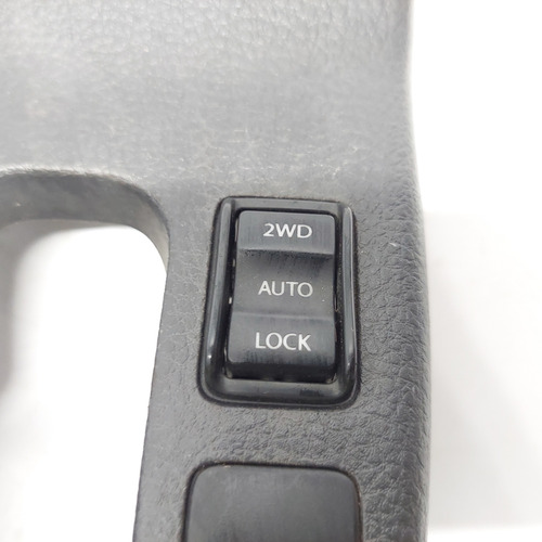 Acabamento Console Central Sx4 2012 C/ Botão De Tração