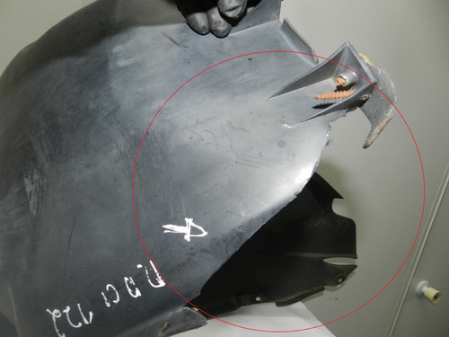 Para-barro Lado Direito Ford Mondeo 94/00 Com Detalhe