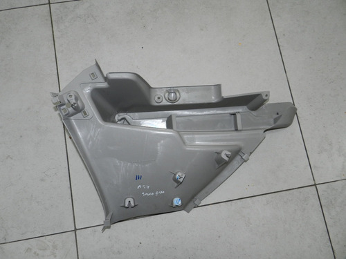 Moldura Direita Porta Malas Renault Sandero 2009 8200529795