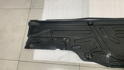 Protetor Inf Carroceria Assoalho Direito C180k W203 Detalhe