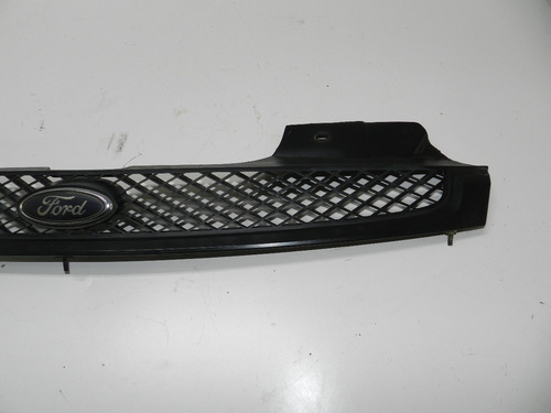 Grade Dianteira Radiador Ford Fiesta 2003 A 2007 2s658200ae