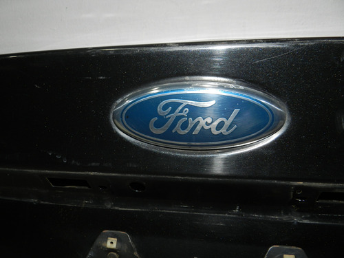 Tampa Traseira Porta-malas Ford Focus Sedan 09/13 Detalhe