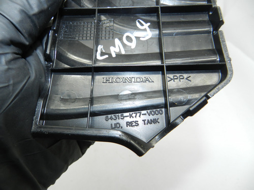 Tampa Plugue Honda Sh 125 150 17/18 64315k77v000