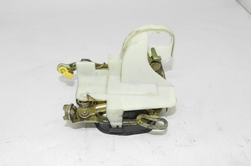 Fechadura Manual Dianteira Direita Gm Corsa 94/10 90451282