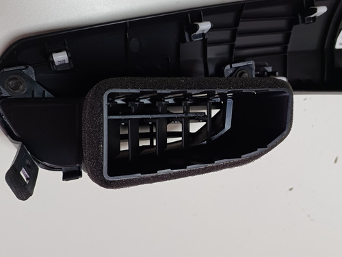 Moldura Com Difusor De Ar Onix Plus 2020