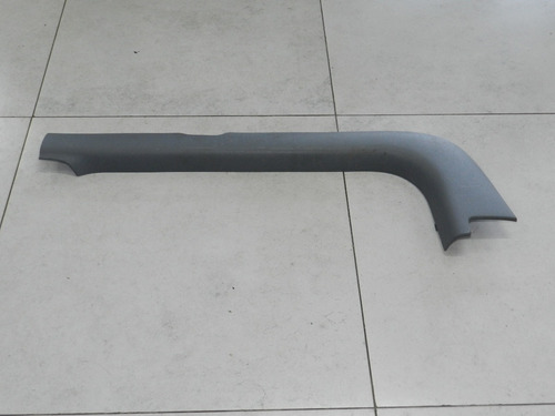 Acabamento Soleira Dianteira Direita Renault Clio 01 A 2004