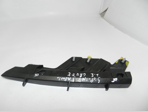 Guia Suporte Inferior Farol Esquerdo Cruze 12/16 Com Detalhe