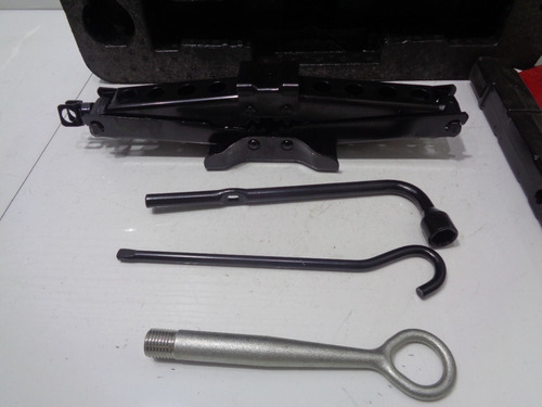 Kit Ferramentas Macaco Chave Roda Isopor Hrv 2021